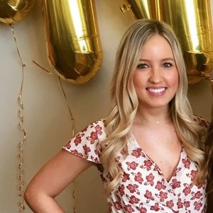 Meet your Posher, Alyssa